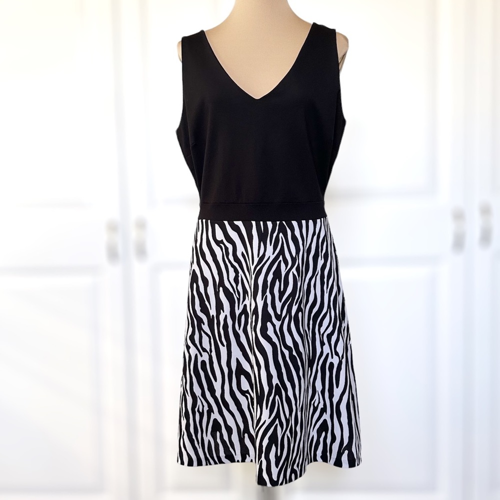 Rosie Harlow Fit & Flare Zebra Print V-Neck Sleeveless Dress Size L